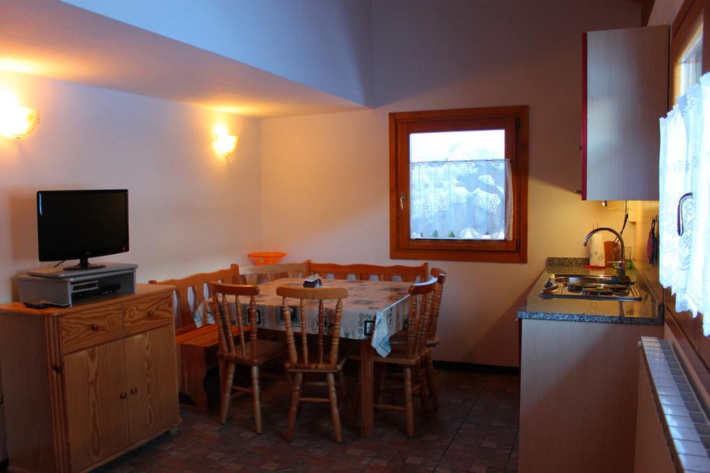 Chalet Presanella Temu Phòng bức ảnh
