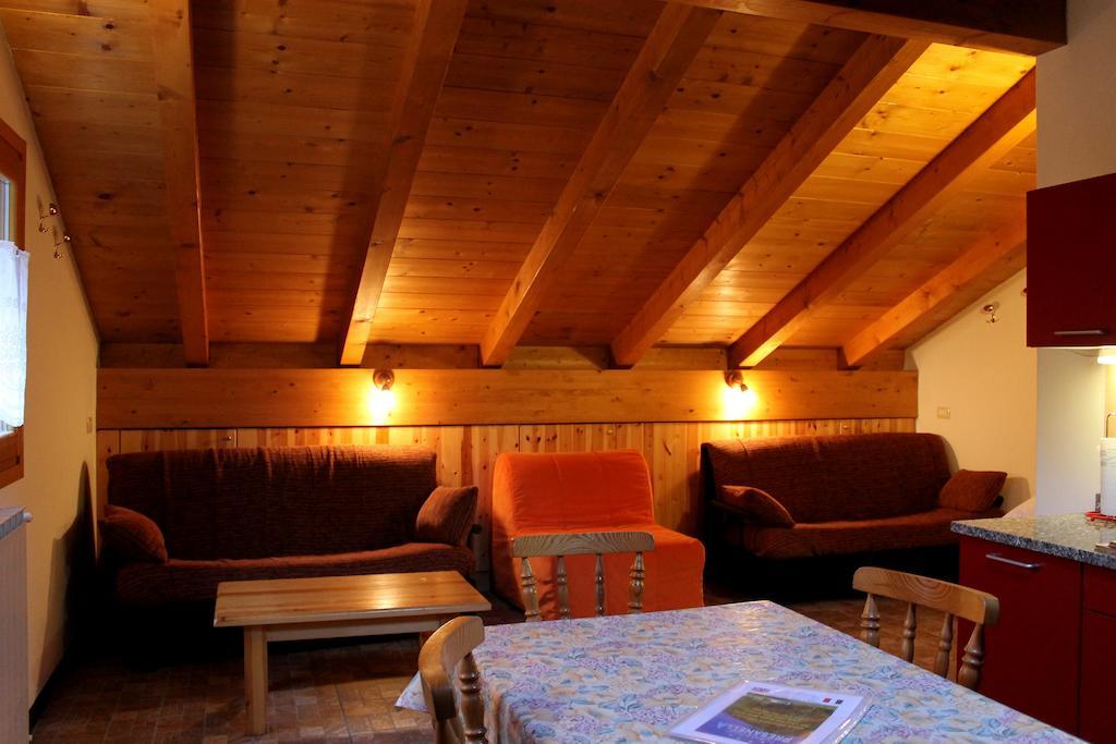 Chalet Presanella Temu Phòng bức ảnh